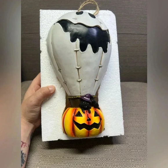 Epteuga Halloween Lighted Hot Air Balloon Ceramic Battery Operated Decor - Picture 3 of 7